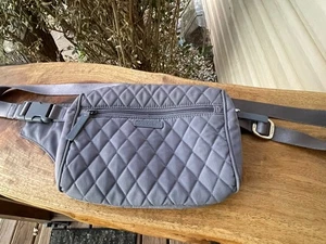 Vera Bradley Carbon Gray Hipster Bauchtasche gesteppt Reißverschluss gebraucht für unterwegs - Bild 1 von 12