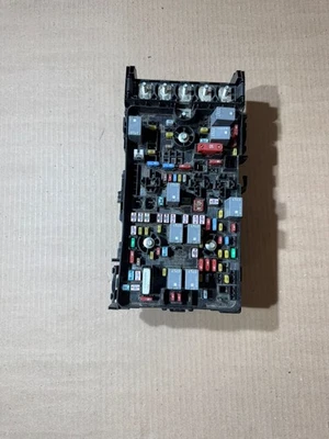 2016-2018 Jeep Cherokee Power Distribution Center Fuse Box 68264530AD OE — 第 1/4 张图片