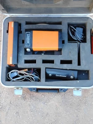 Total Station accessory .Model 210 With Case. In Good Working Order - Image 1 of 4