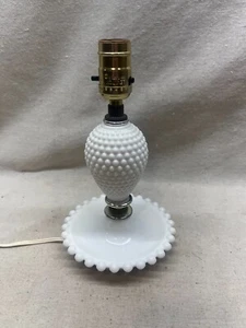 Elektrische Tischlampe Vintage weiß Kochnagel Milchglas - Bild 1 von 6