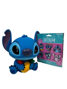 Disney Stitch Ananas Figur PVC 9 ZOLL Münzbank & 3D Bewegungsaufkleber - Bild 1 von 5