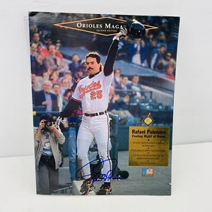 Revista Orioles Magic autografiada por Rafael Palmeiro - Imagen 1 de 4