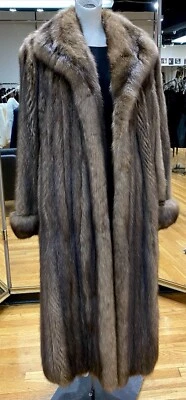 ABRIGO DE PIEL DENNIS BASSO BARGUZIN RUSO SABLE 48" 10/12 ** MUY CLÁSICO ** $100K Foto 1 de 4