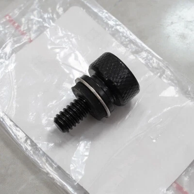 Portaequipajes de asiento de guardabarros trasero negro con perno moleteado para Harley Touring Softail Dyna 1X Foto 1 de 4