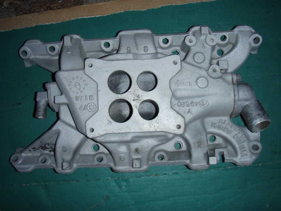 61 62 63 64 Buick 215 1961 1963 aluminio 4 barriles admisión 1349520 skylark especial Foto 1 de 4