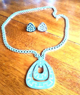 JUEGO DE PENDIENTES COLLAR MONET TONO PLATA AÑOS 80 COLGANTE AZTECA SUROESTE MARCADO Foto 1 de 4