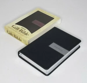 NIV Nuova Versione Int'l Italiano Duo-Tone Regalo Bibbia Nuovo Nero Grigio 8,5x5,5x1,5  - Foto 1 di 9