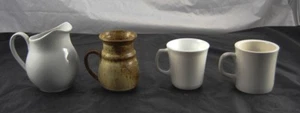 Lote De Colección De 4 Tazas Jarra Tazas Cerámica Cerámica Corning Marrón Blanco C3P47 - Imagen 1 de 1