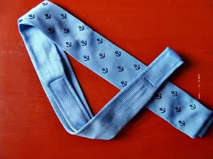 CRAVATTA MAGLIA TRICOT " CELESTE con ANCORE " ANCORA ELEGANTE IDEA REGALO MARINA - Foto 1 di 1
