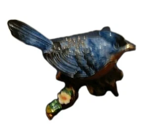 Caja de píldoras de baratija con bisagras Bluebird en rama esmalte latón pájaro naturaleza 4 1/2"L×3"H - Imagen 1 de 14