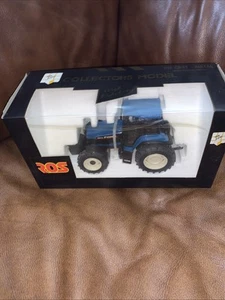 ROS Agri Diecast Ford 8970 TRACTOR  1:25 Boxed - Picture 1 of 4