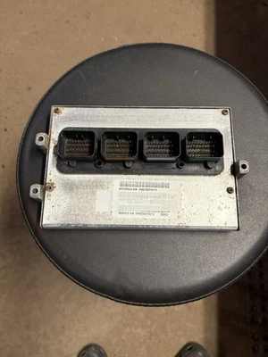 Dodge Ram 2500 2003 4x4 HEMI 5,7 L A/T ECU ECM control del motor. Foto 1 de 4