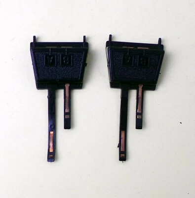 pack of 2 Hornby R602 Power Connecting Clips OO/HO (257) - Image 1 of 2