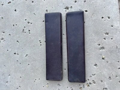 Almohadilla de reposabrazos para puerta Lincoln Continental 1966 - púrpura - se vende individualmente Foto 1 de 4