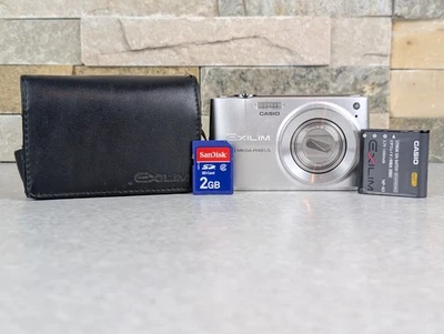 CASIO EXILIM EX-Z300 Compact Digital Camera TESTED W/ CASE BATTERY SD CARD - Image 1 of 4