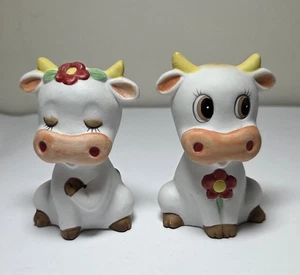 JUEGO SALEROS Y PIMENTEROS VINTAGE PINTADOS A MANO BIZCOCHO VACA PAREJA - Imagen 1 de 8