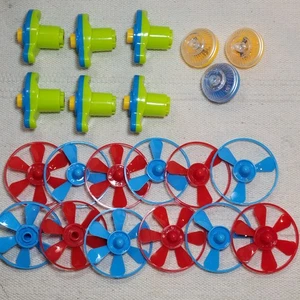 Light Up Spinning Top Toy/Disc Shooter With Air Launcher 21 Piece Lot - Picture 1 of 9