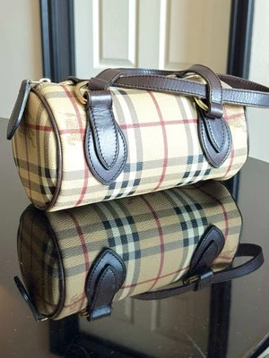 Burberry rare mini drum handbag Authentic .British style.  great condition!  - Image 1 of 4