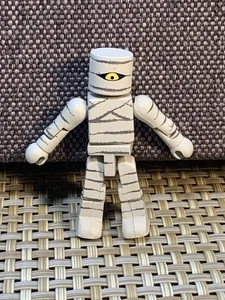 Nightmare Before Christmas Minimates Blind Bag Serie 2 Figura Mummia Ragazzo 2 pollici - Foto 1 di 9