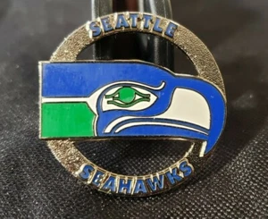 Seattle Seahawks Football Pin NFL - Picture 1 of 3