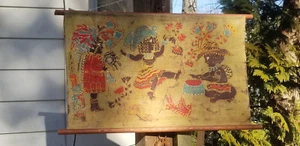 BATIK DA PARETE ORIGINALE FATTO A MANO 33,75" X 21" DANZA E BATTERIA AFRICANA - Foto 1 di 24