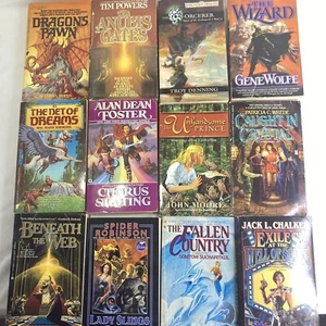 Lot of 12 Science Fiction Paperback Books Mixed Authors Series and Titles LOT C - Imagen 1 de 15