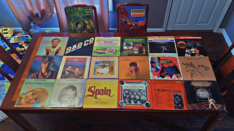 (LOT OF 20) Antique Vinyl Records At A Amazing Price! Over 300$ Value! - Image 1 of 4