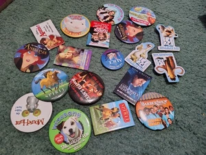 Vintage Konvolut Walmart Button Pins Film und zufällige Pins Disney  - Bild 1 von 5