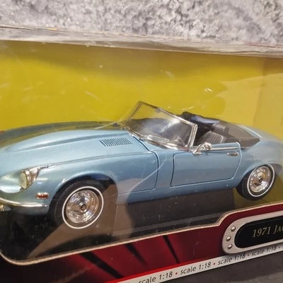 Road Signature 1/18 Scale Diecast - 92608 Jaguar E-Type V12 Blue Roadster - Image 1 of 4