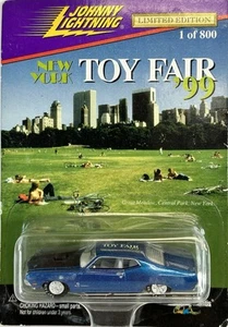 JOHNNY LIGHTNING - NEW YORK TOY FAIR '99 - 1970 FORD TORINO COBRA (BLU) - 1/64 - Foto 1 di 10
