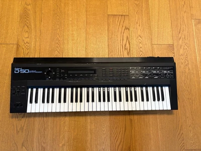 Roland D-50 Keyboard Synthesizer Vintage LA Synthesizer technisch top - Bild 1 von 4