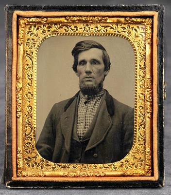 1/6 Plato Tinte Hombre con Camisa a Cuadros y Barba Flecos en Medio Estuche Foto 1 de 2