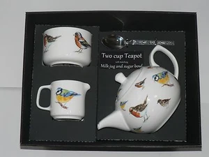 Birds 2 cup teapot,Milk & Sugar gift boxed. Teapot, matching milk and sugar - Picture 1 of 2