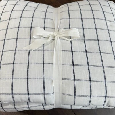 POTTERY BARN KIDS WINDOWPANE PLAID COMFORTER, TWIN ~ WHITE / NAVY - Image 1 of 4