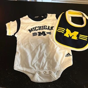University of Michigan Einteiler und Lätzchen mit Stiefeletten - Bild 1 von 8