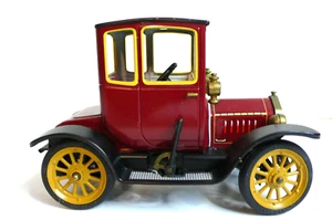 SCHUCO 1227 FORD COUPÉ "T" 1917 TRÈS BON ÉTAT Lg 16 cm WESTERN GERMANY ROUGE - Picture 1 of 7