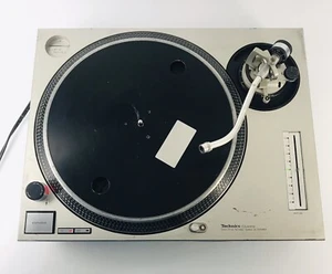 Technics SL-1200MK2 Quartz Direct Drive Player Turntable As-Is For Parts/Repair - Picture 1 of 22