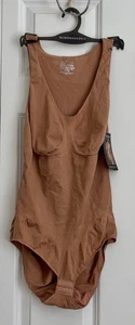 BCBGMAXAZRIA SHINY POWER SEAMLESS BODYSUIT SHAPEWEAR GR XL BEIGE - Bild 1 von 6