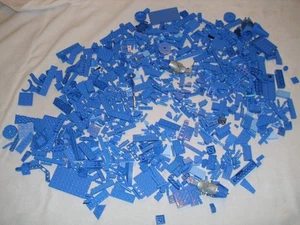 Lego Blau 700 Gramm Blaue Legosteine - Platten - Sondersteine - Konvolut - Bild 1 von 5