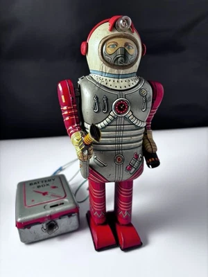 Vintage 1950's Nomura Japan Tin Remote Control Space Commander Robot Toy NT - Image 1 of 4