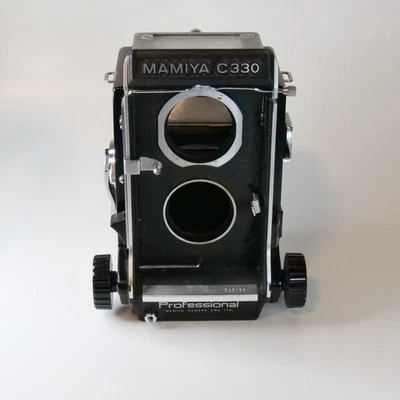 Mamiya C330 Professional camera - for parts or repair - Image 1 of 4