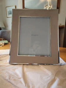 Wedgwood Silver plated and Cream Leather Grace Frame 8x 10 - Picture 1 of 5