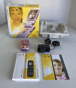 Téléphone à clapet vintage Y2K Sprint Sanyo SCP-3200 rose complet avec boîte/chargeur - Photo 1/23