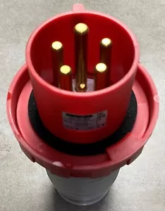GEWISS GW61053 Straight Industrial Plug, IP67, 3P +N+ E, 63A, 240/415V - Picture 1 of 7