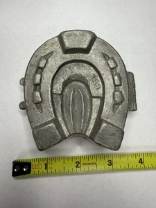 Stampo per caramelle vintage a ferro di cavallo in metallo fuso - "BUONA FORTUNA" - Cerniera 4,5" #183 B25 - Foto 1 di 8