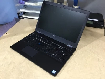 Portátil Dell Latitude E5570 15,6" | i5-6300U 2,4 GHz | 16 GB | 1 TB sin sistema operativo/ac grado C Foto 1 de 3