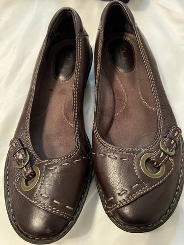 Scarpe basse Clarks Bendables da donna taglia 9 M in pelle marrone con fibbia antiscivolo 31210