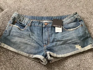 BNWT ASOS Tall Woman’s Blue Denim Hot Pant Shorts Size 16 - Picture 1 of 2