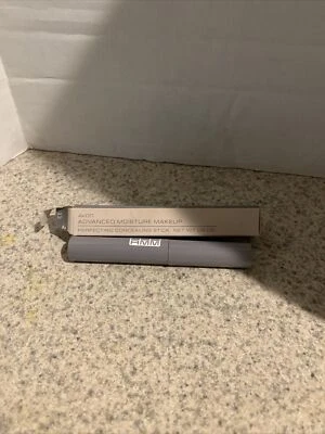 Corrector perfeccionador de maquillaje hidratante avanzado Avon barra profunda Foto 1 de 2