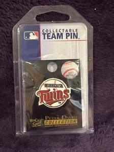 Minnesota Twins Logo Lapel Pin Collectible MLB Licensed - Picture 1 of 2